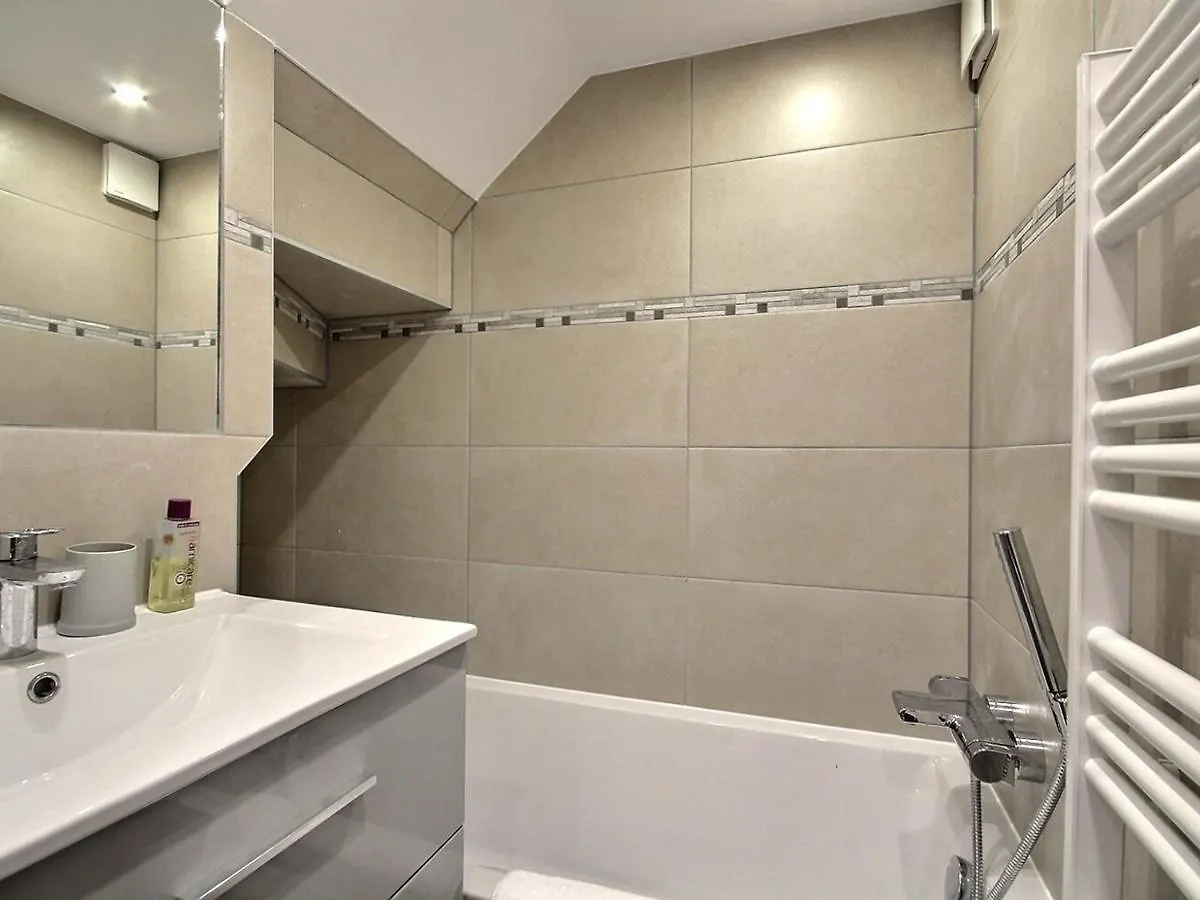Chalet Renove Au Pied Des Pistes Avec Balcon Et Cheminee - Fr-1-455-231 La Plagne-Tarentaise 0*,  Frankrike